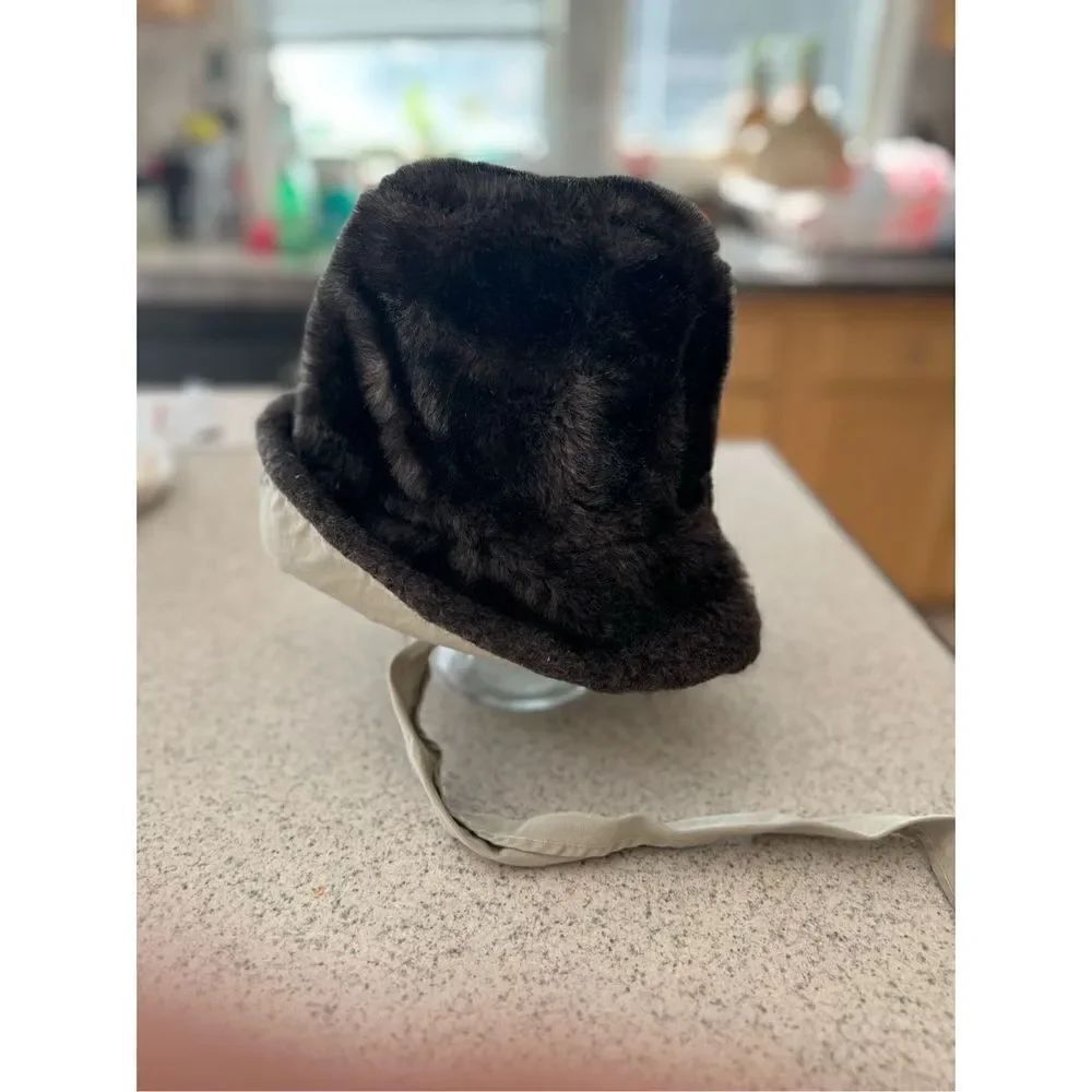 Lord & Taylor Reversible Bucket Hat - Picture 3 of 7